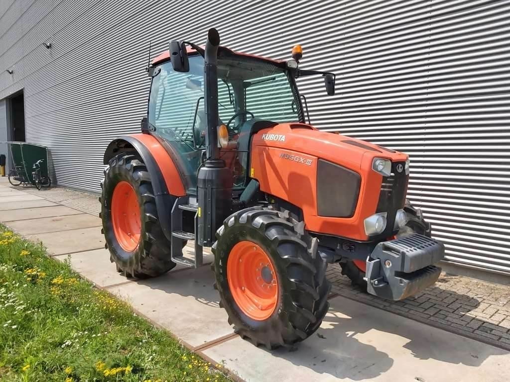 Tractor Kubota M95GX III