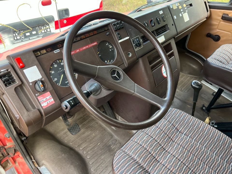 Truck Mercedes Benz 711 D/3700