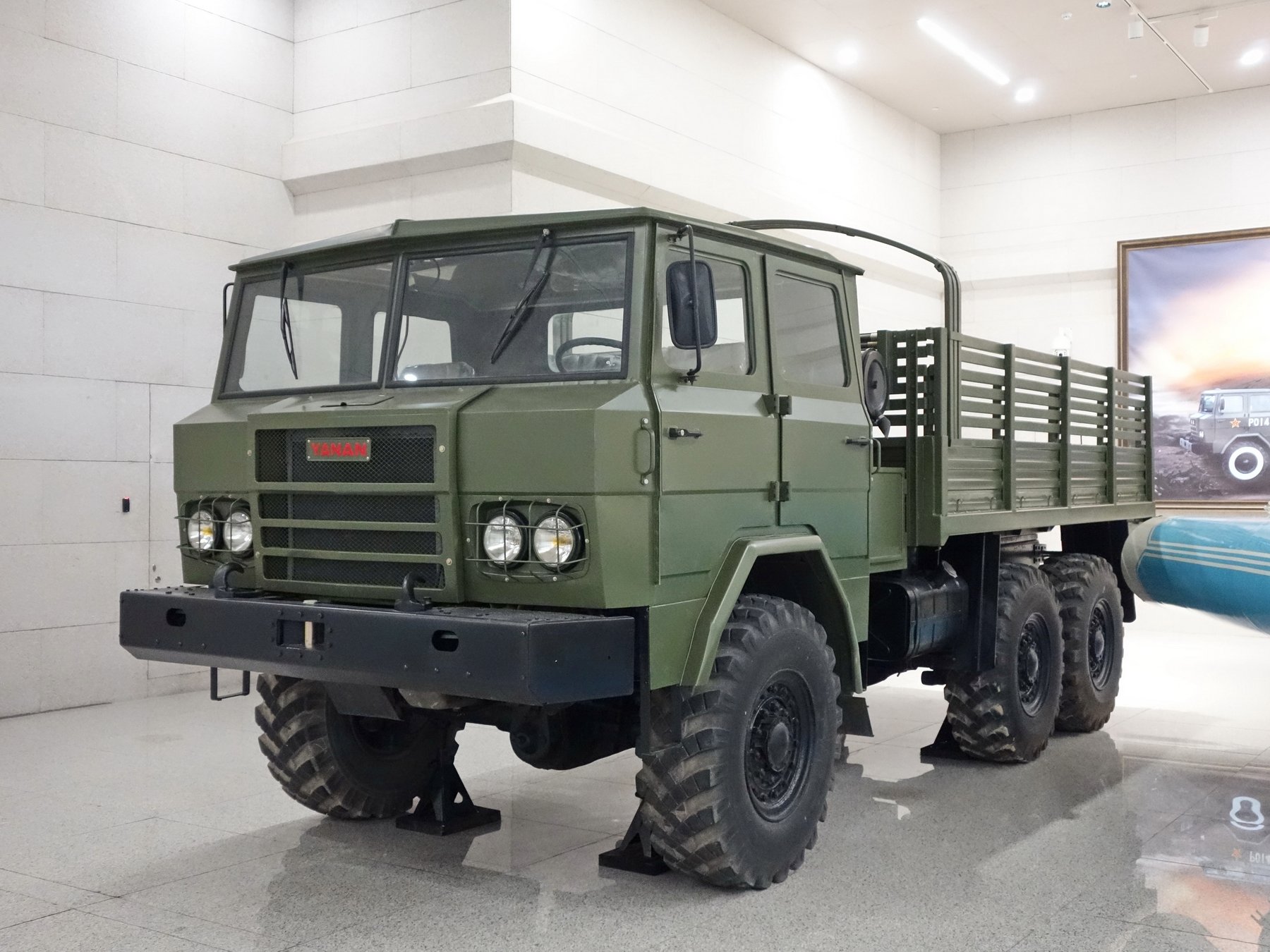 Tactical trucks Shaanxi SX4400