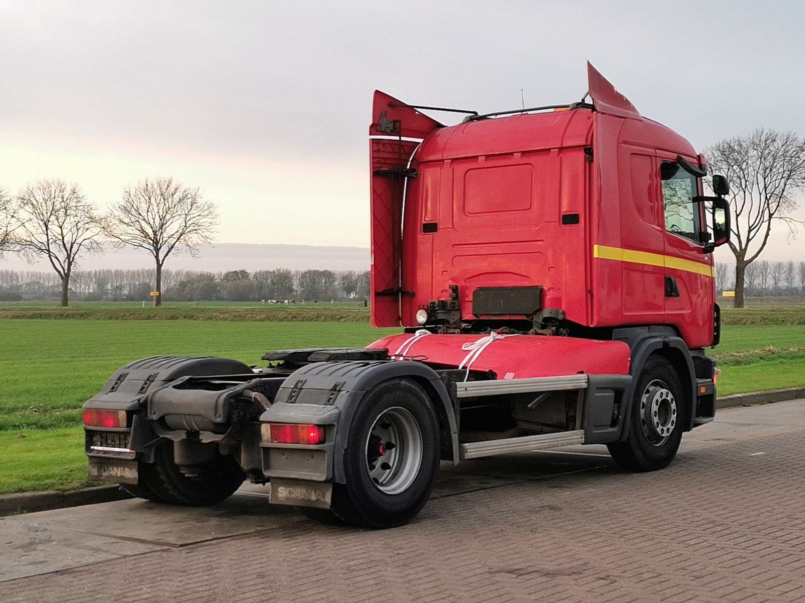 Truck Scania 124 GB-8X2/194+276+132