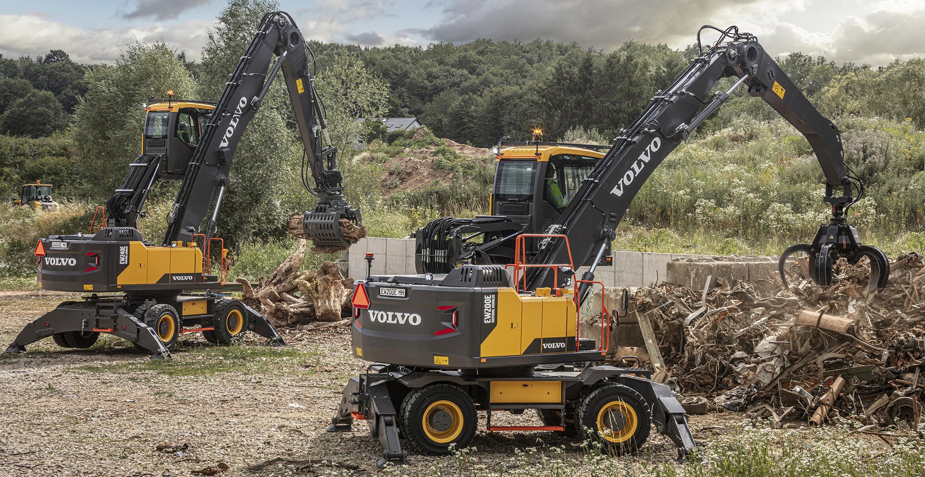 Excavator Volvo CE Wheeled Excavator EW200E Material Handler
