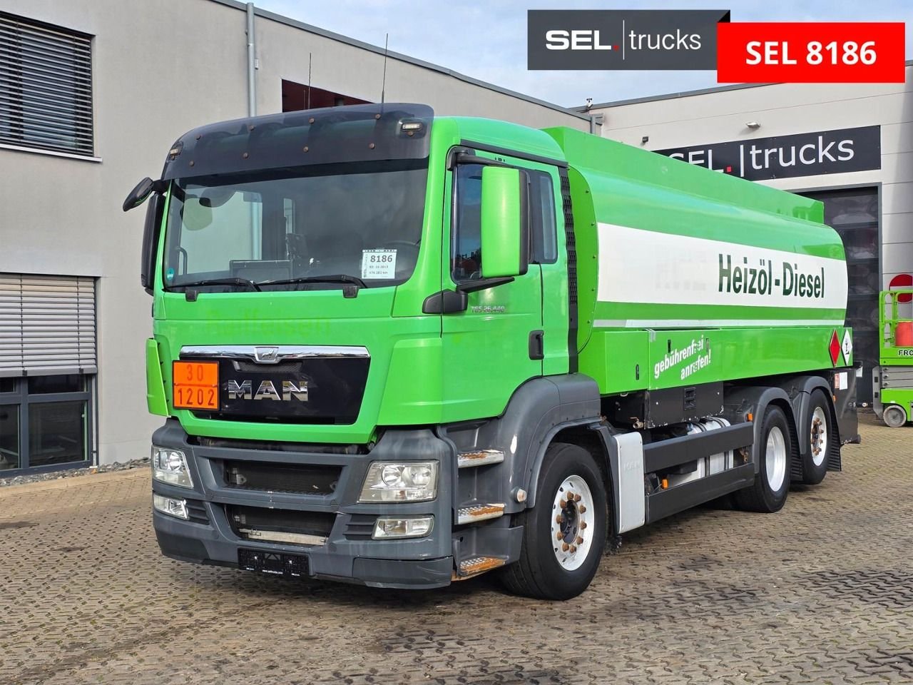 Truck MAN TGX 26.440 6X2-2 LL