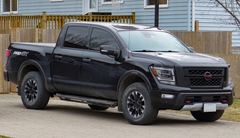 Nissan TITAN
