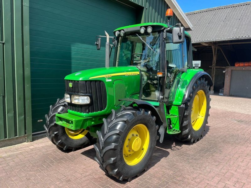 John Deere 6220