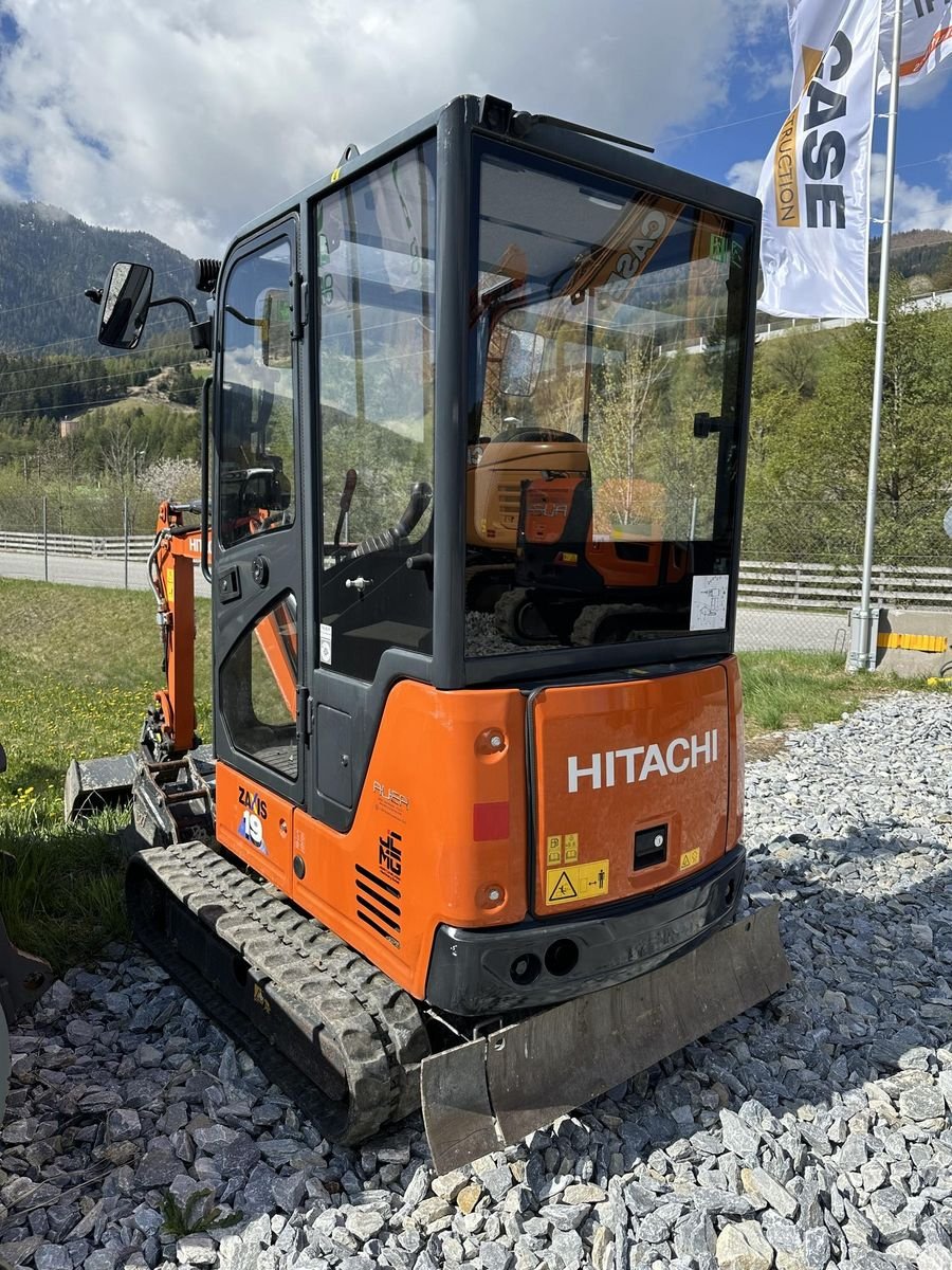 Excavator Hitachi ZX160LC-3