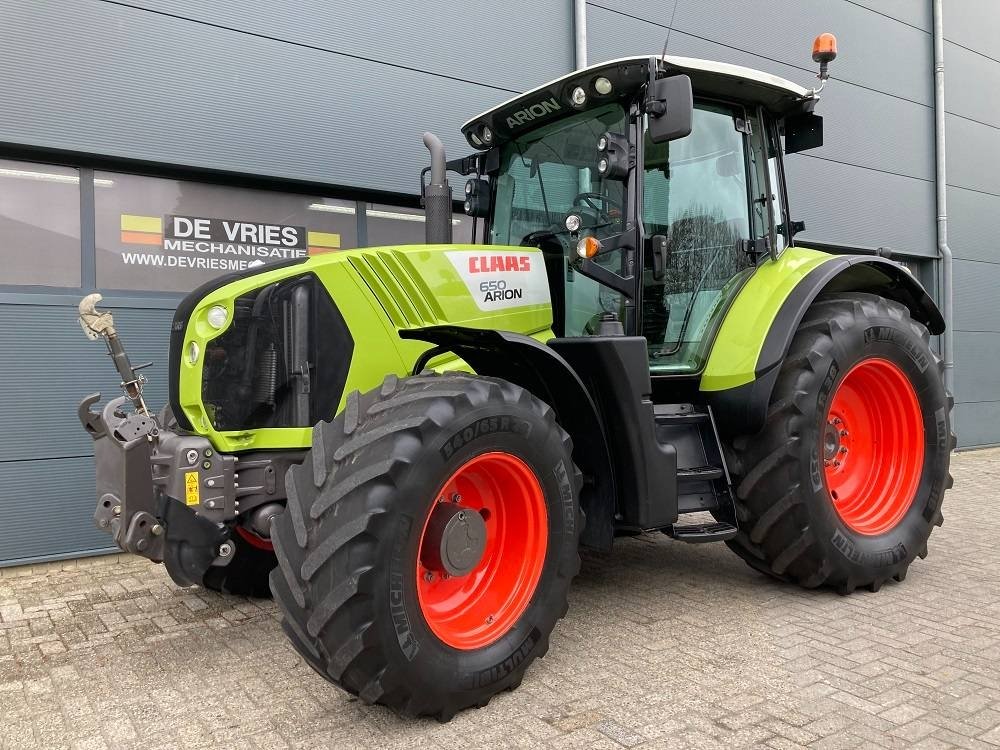 Traktor CLAAS Arion 650