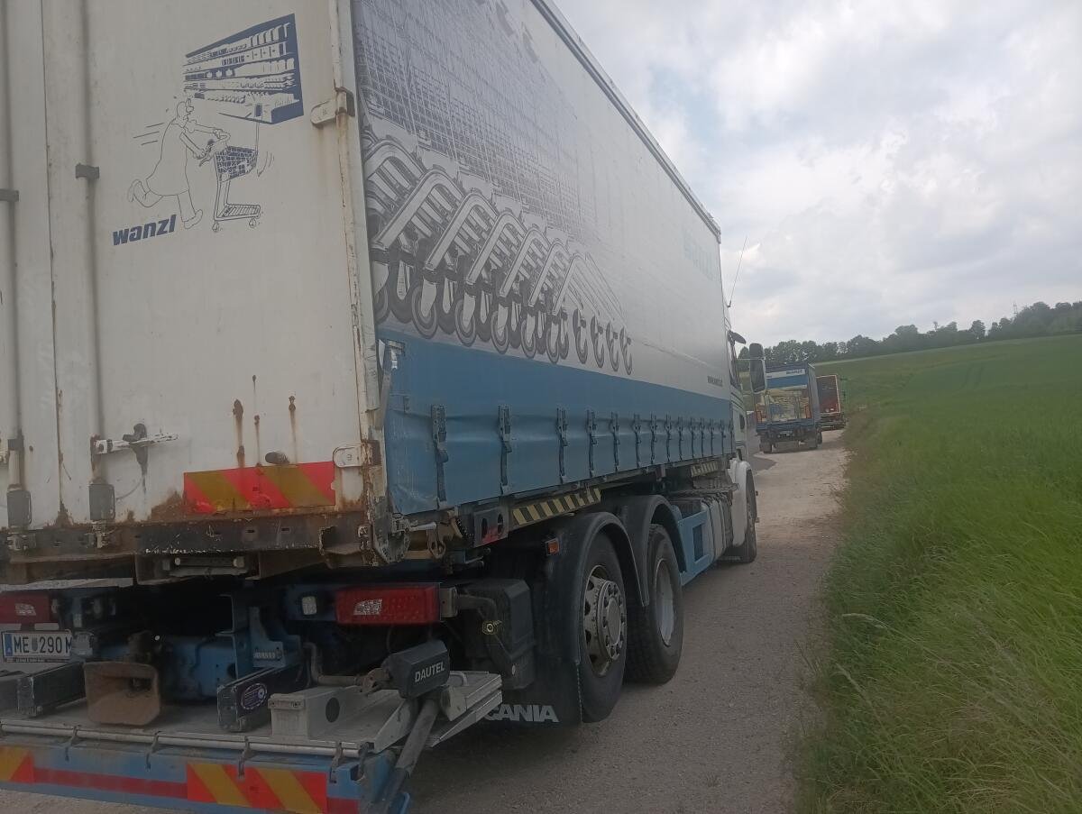 Truck Scania R 124 GB-6X4/450+135