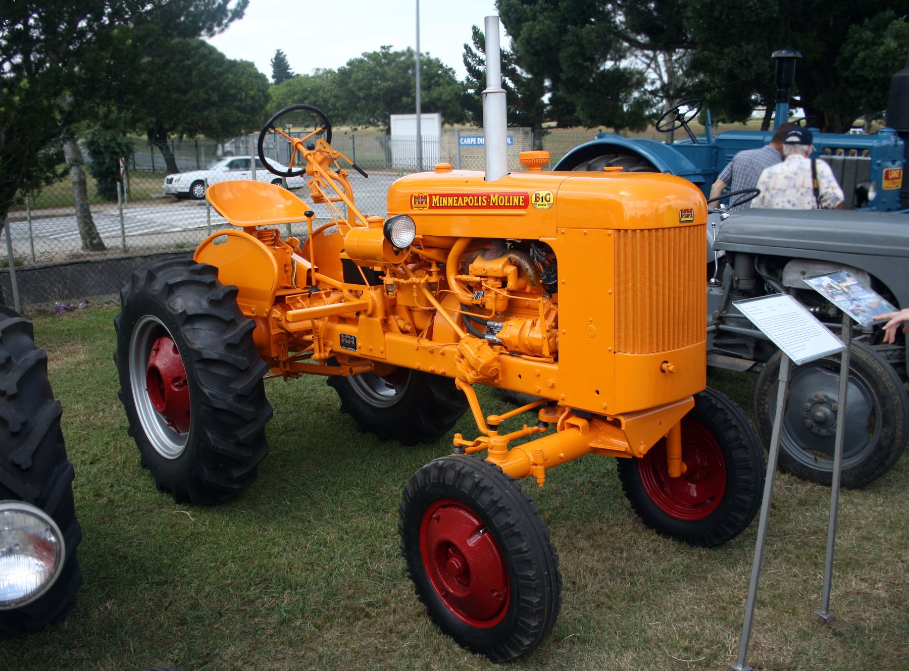 Tractor Minneapolis Moline BG