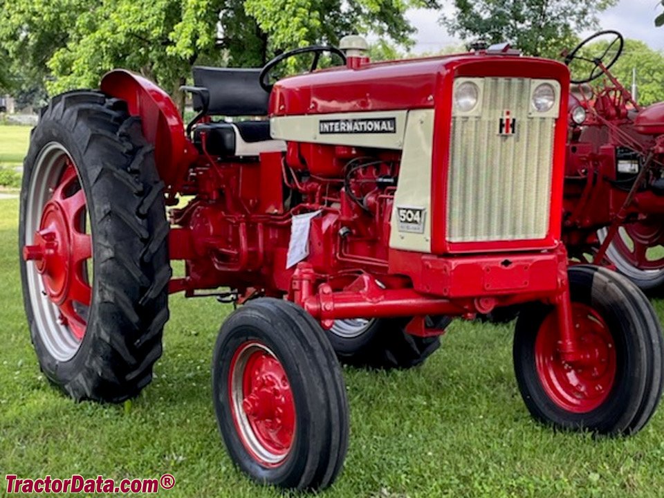 Tractor International Farmall FARMALL-504