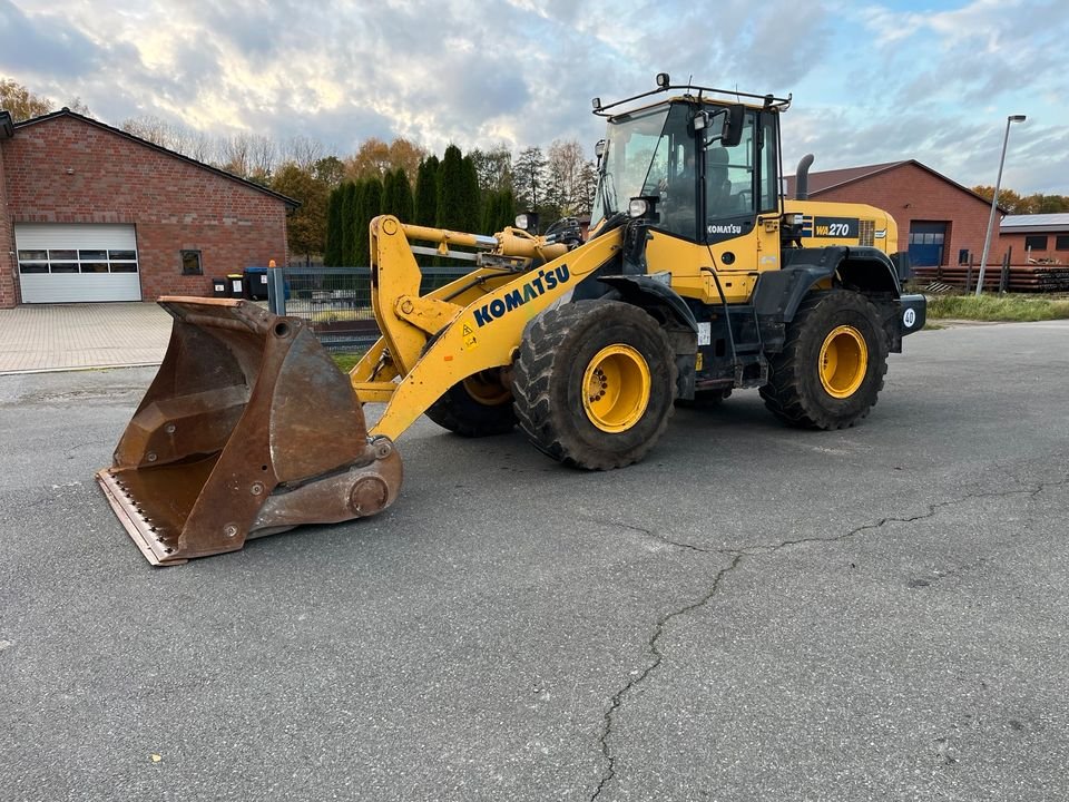 Komatsu WA270-7