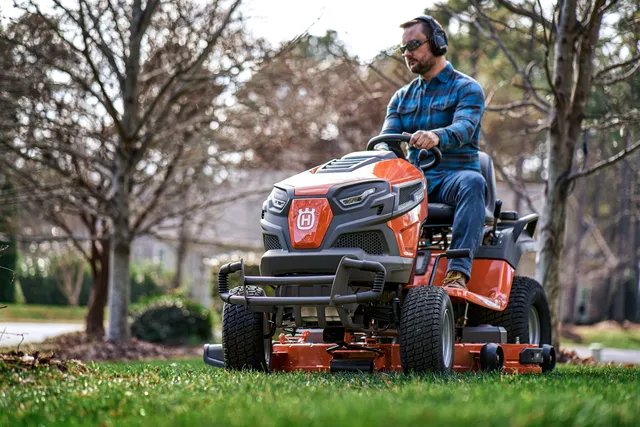 Ride-on mowers Husqvarna TS 248XD