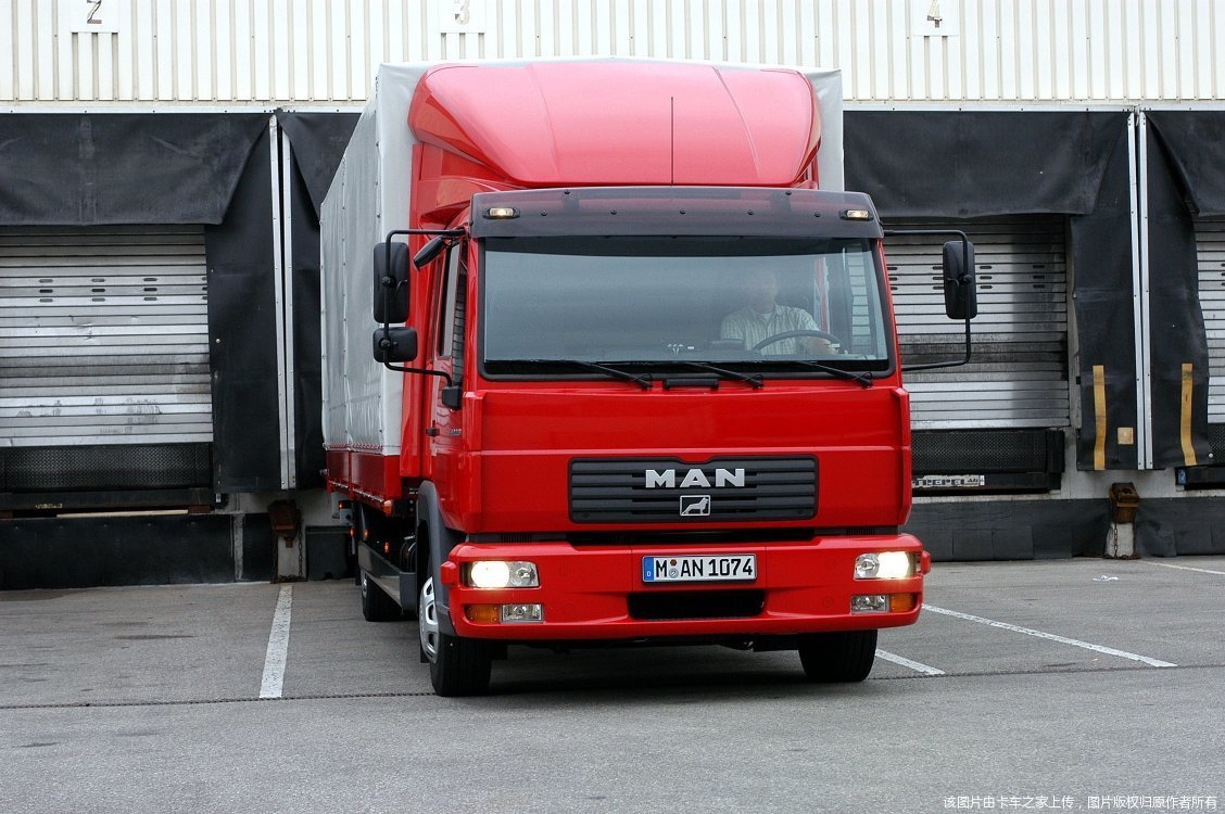 Lastwagen MAN L 2000 - LE220C