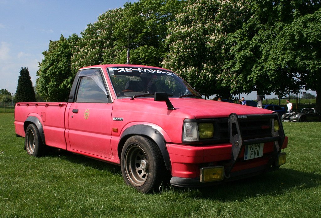 Van Mazda B2000-UF1U22-STRETCH CABIN-PICK UP