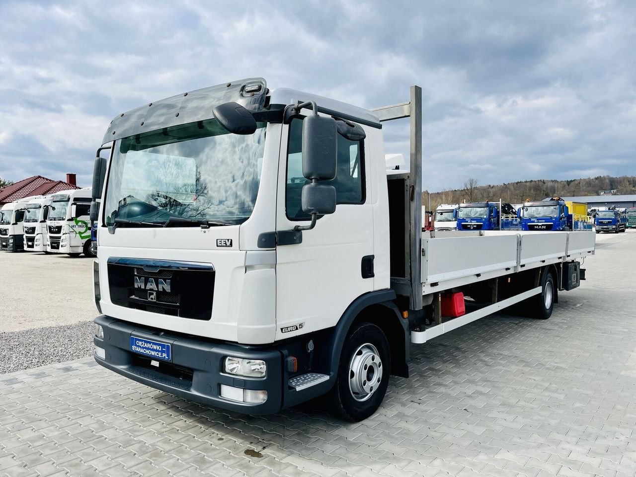 Truck MAN 12.250 4X2 LL/4425