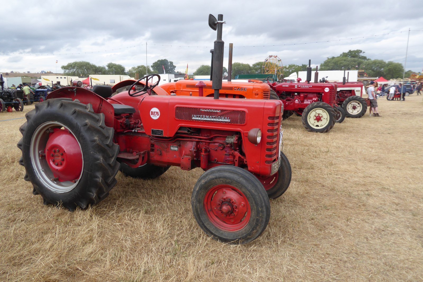 Tractor International B275