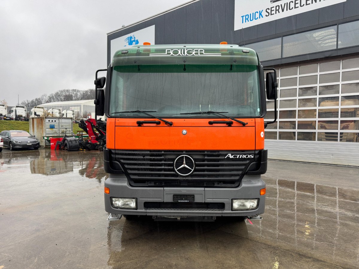 Truck Mercedes Benz ACTROS 1831