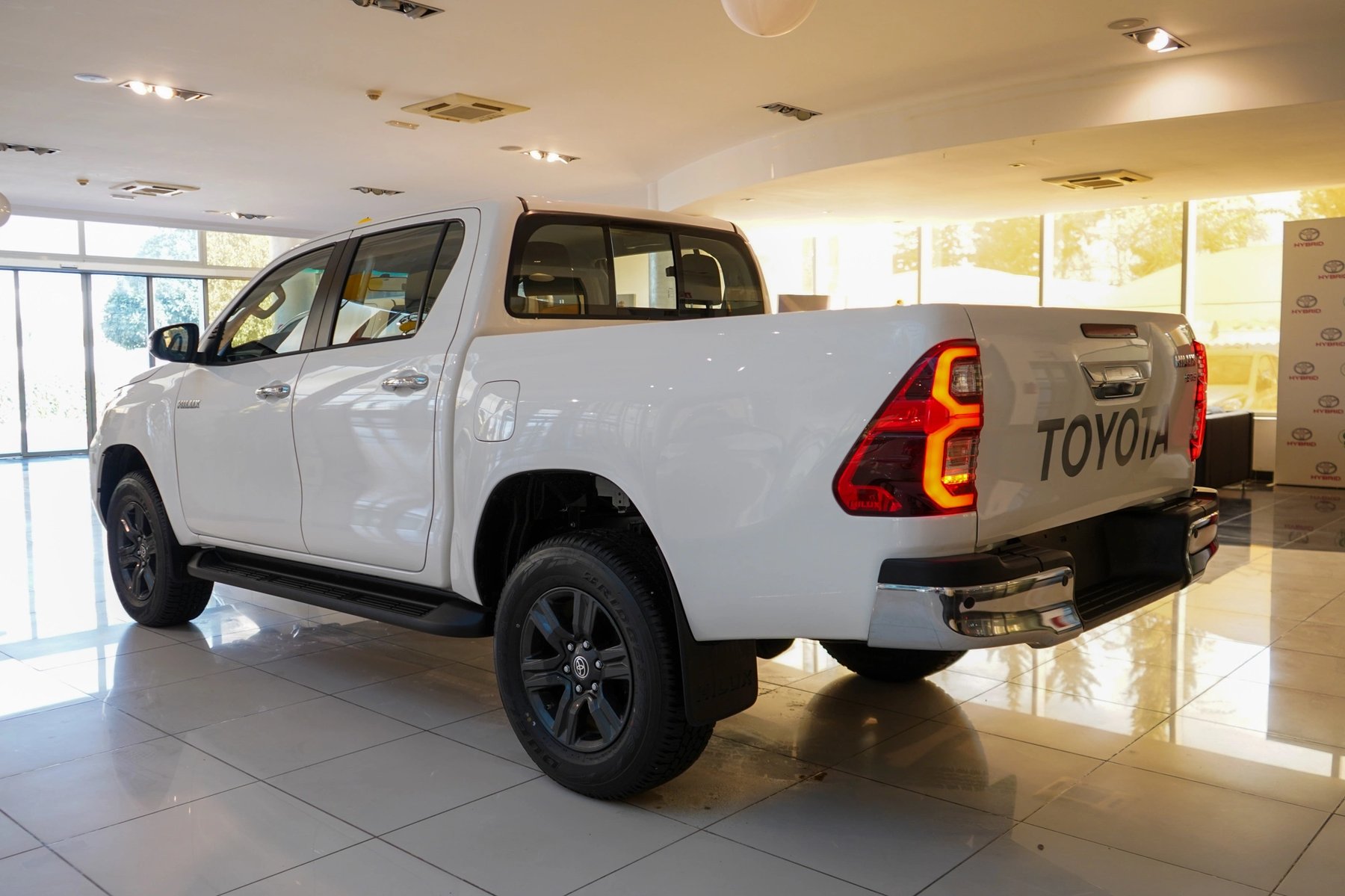 Van Toyota 2.4D DUBBELE CABINE