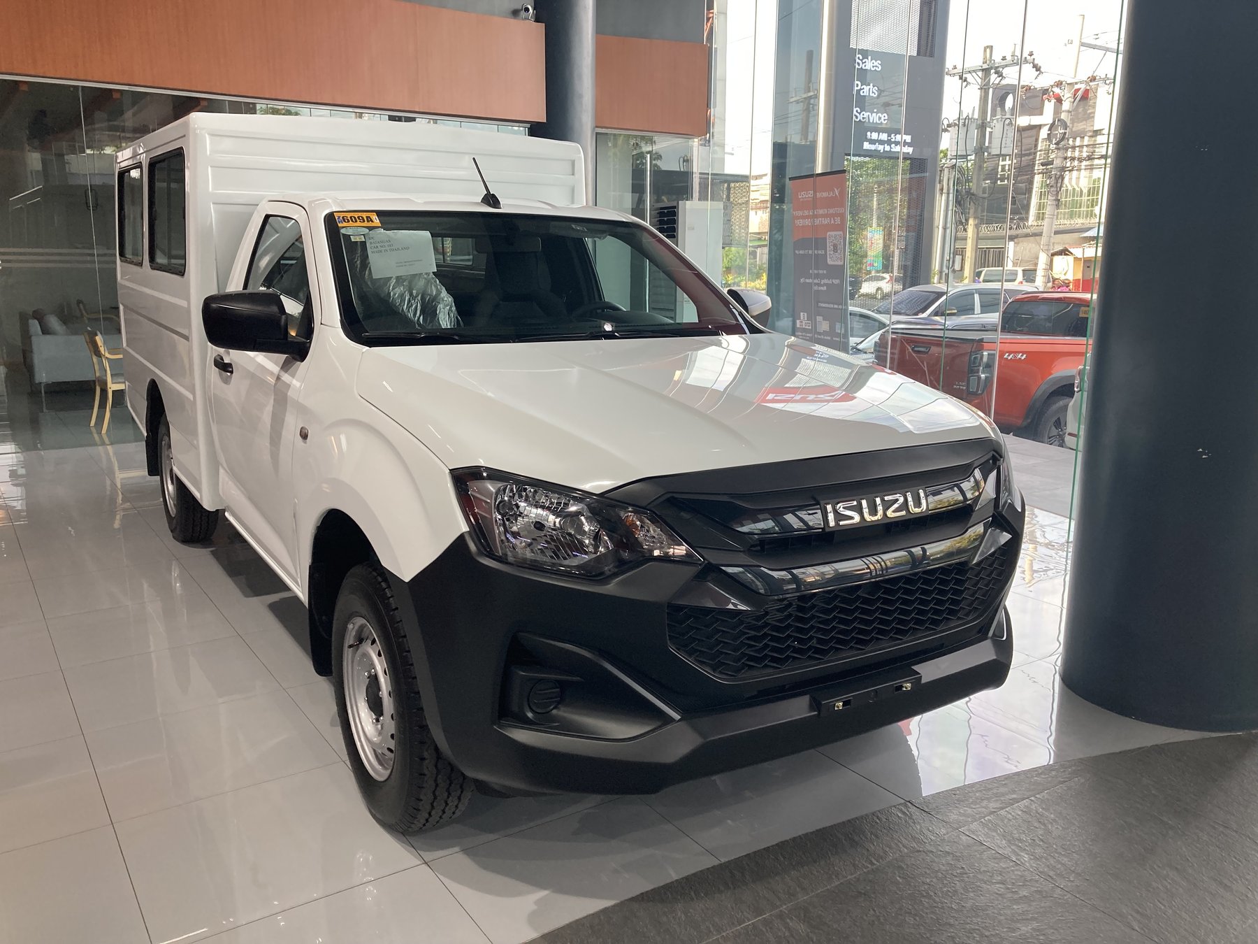 Van Isuzu D-MAX WORK EDITION
