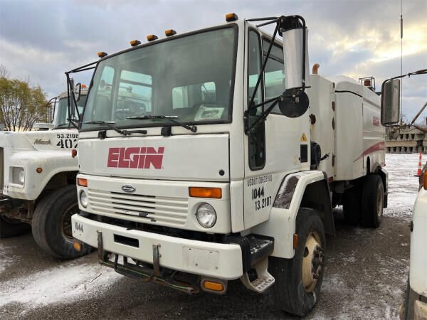 Lastwagen Sterling SC8000