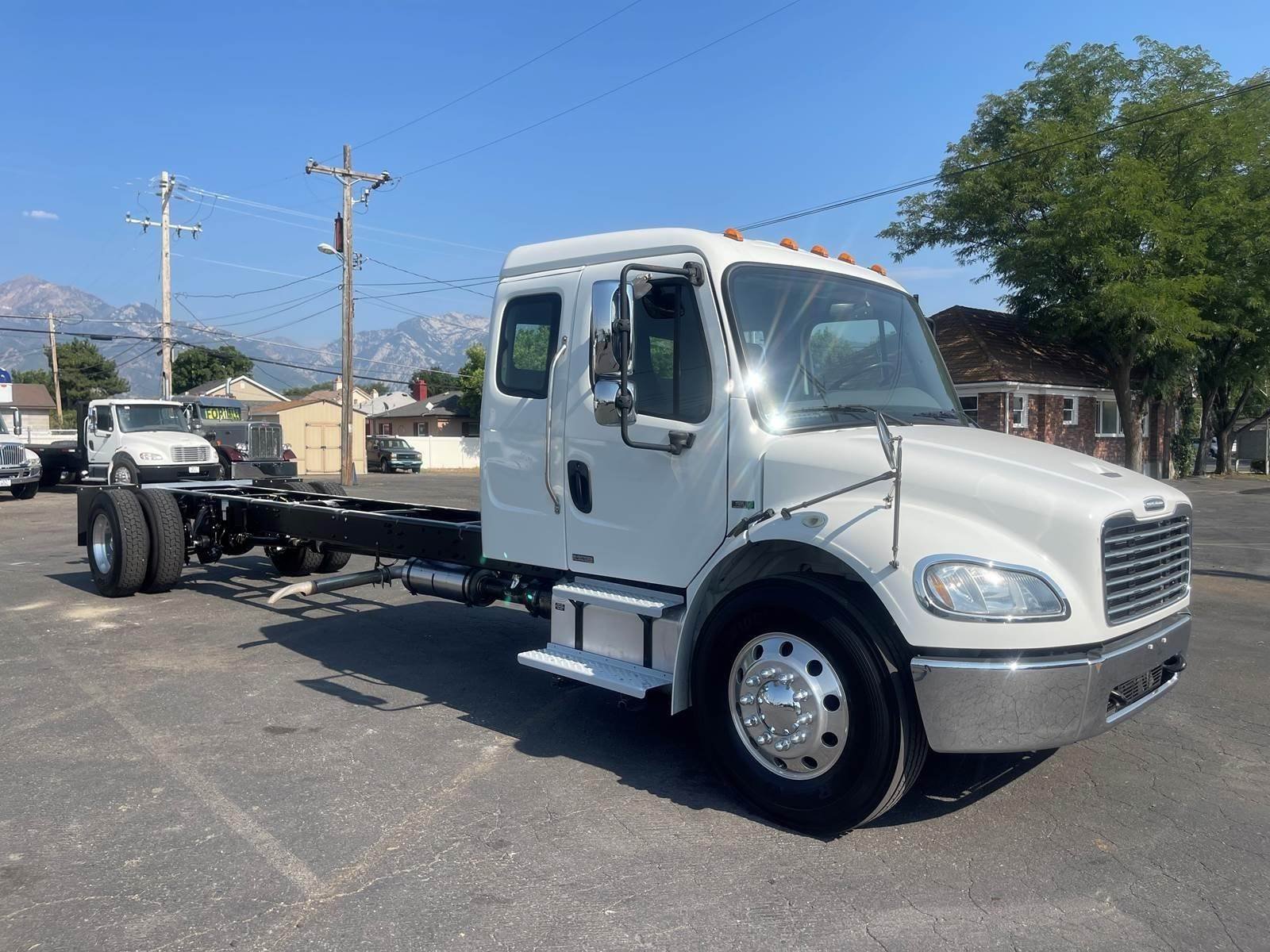 Lastwagen Freightliner Bruin Cab Chassis