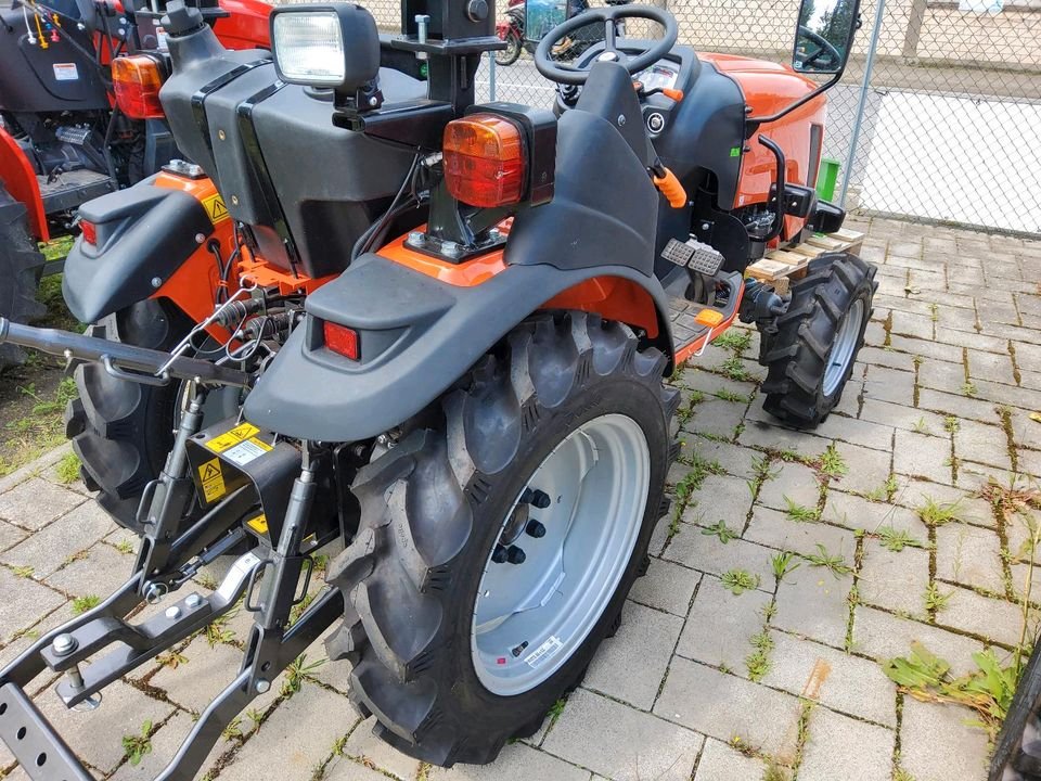 Tractor Xing Zhou XZ-220