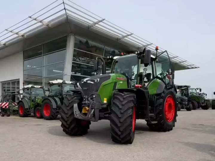 Traktor IMT 528