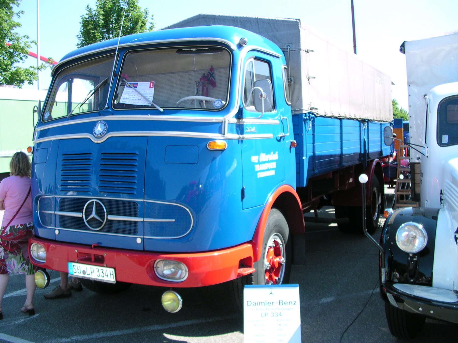 Truck Mercedes Benz LP334
