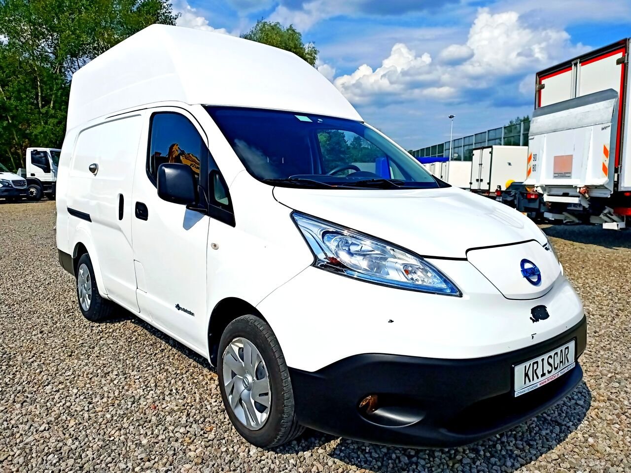 Van Nissan ENV200