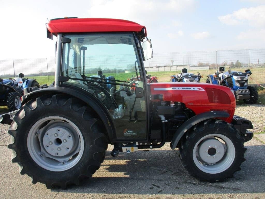 Tractor McCormick F 110