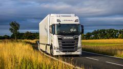 Scania R 560, 8X4*4
