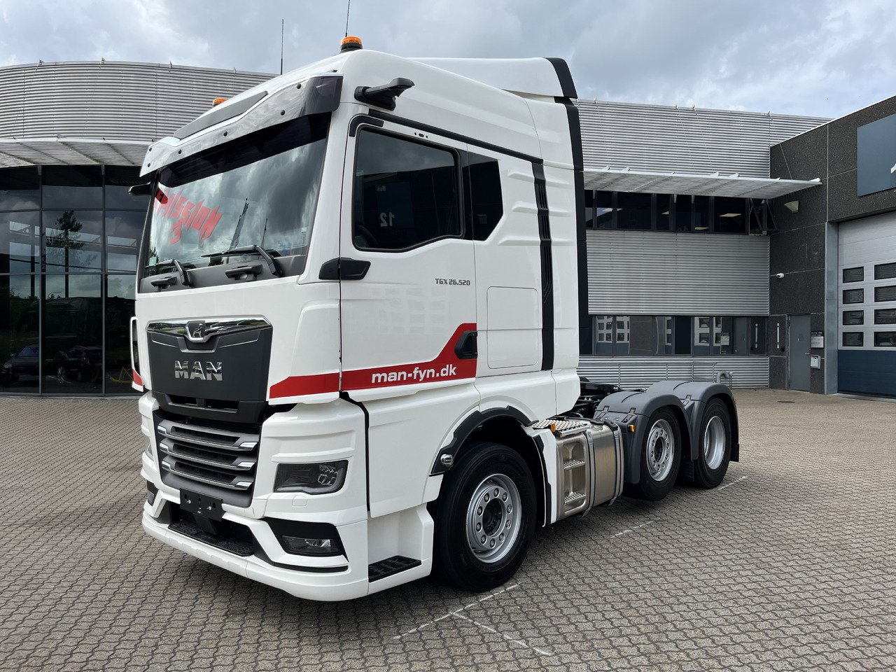 Truck MAN 6X2 EML