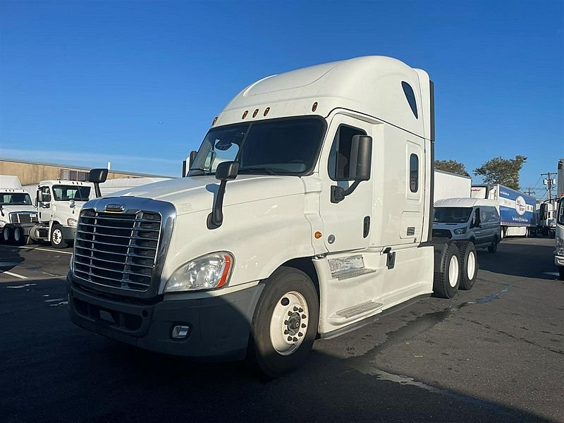 Tractor units Freightliner Cascadia 125 60 RR Detroit DD15