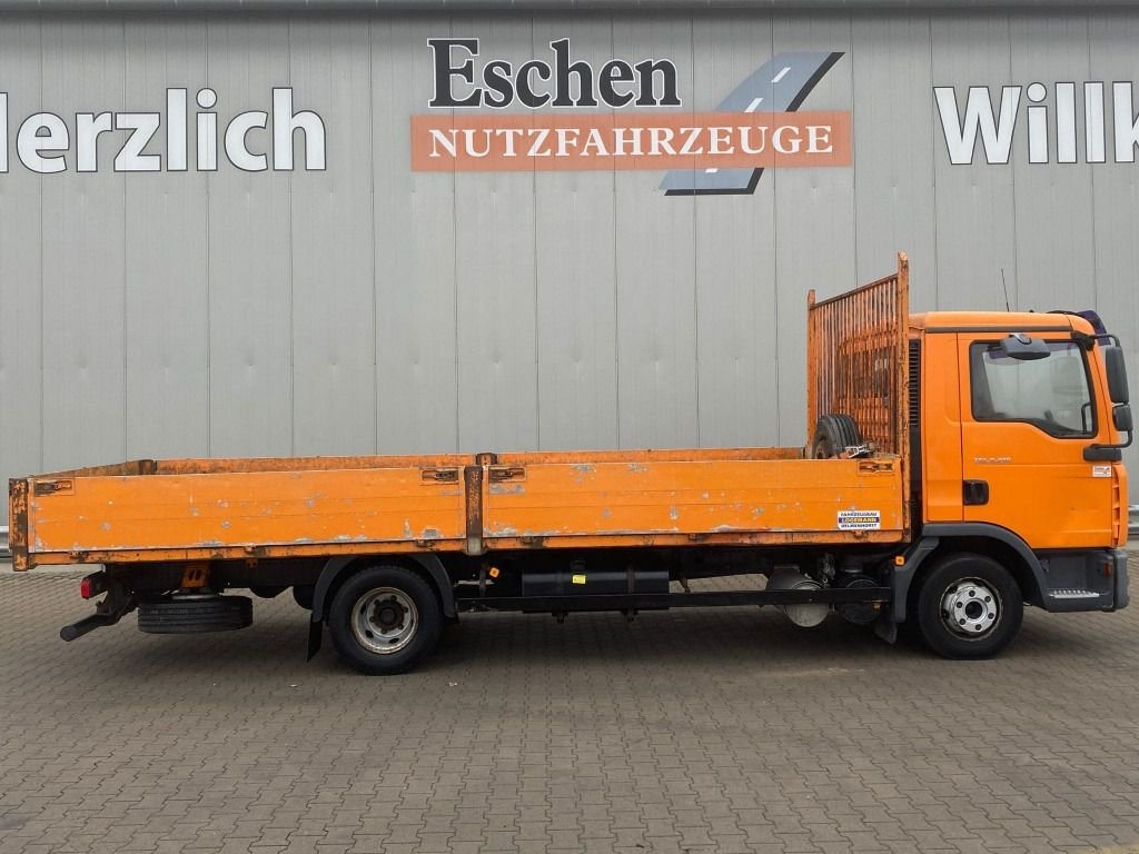 Truck MAN TGL8.210 4X2 BLS