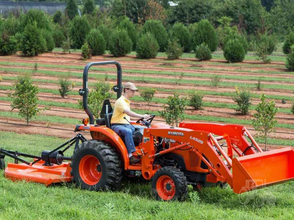 Traktor Kubota L2501-HST MFWD