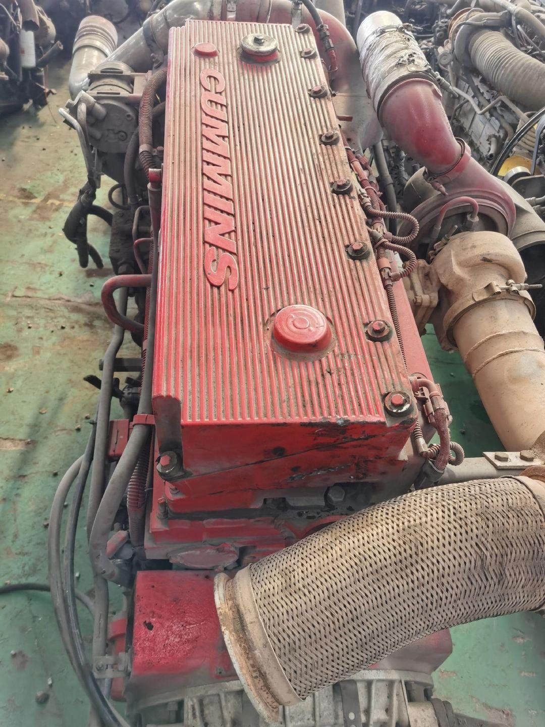 Heavy-duty on-road engines Cummins ISX12G 385