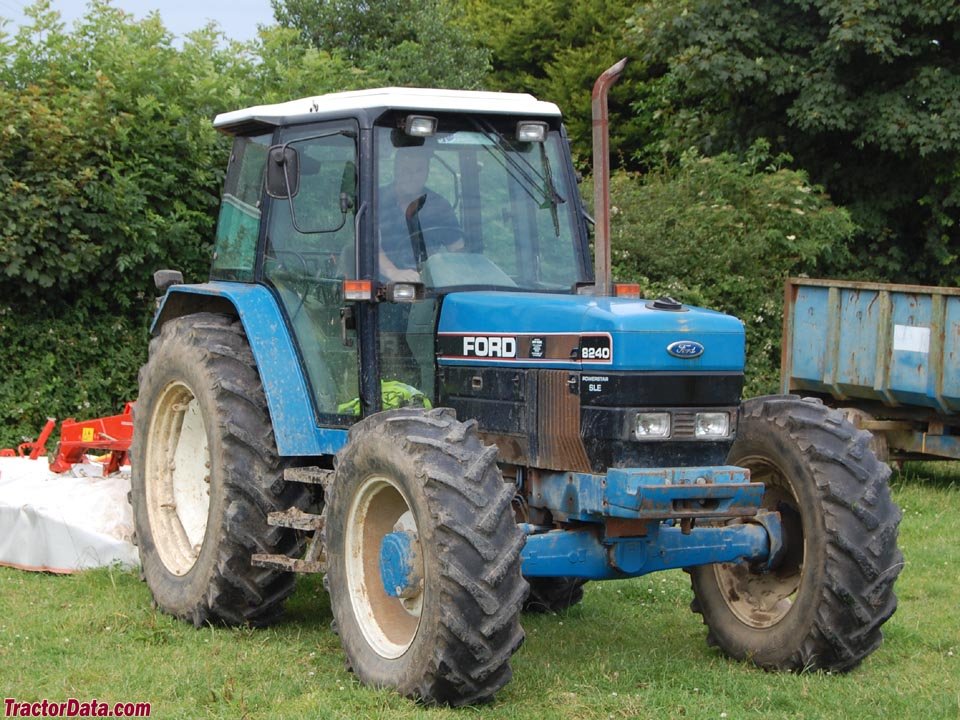 Tractor Ford New Holland 8240 (A)