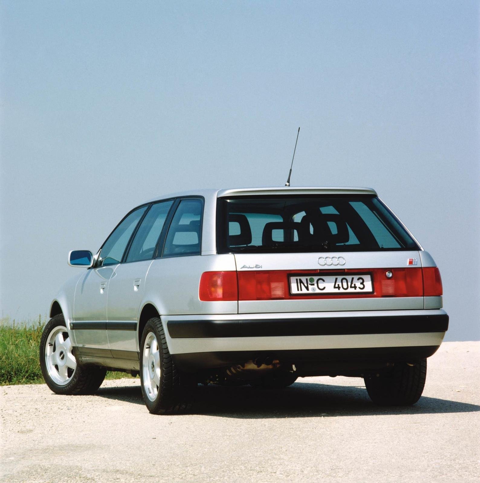 Audi AVANT 100