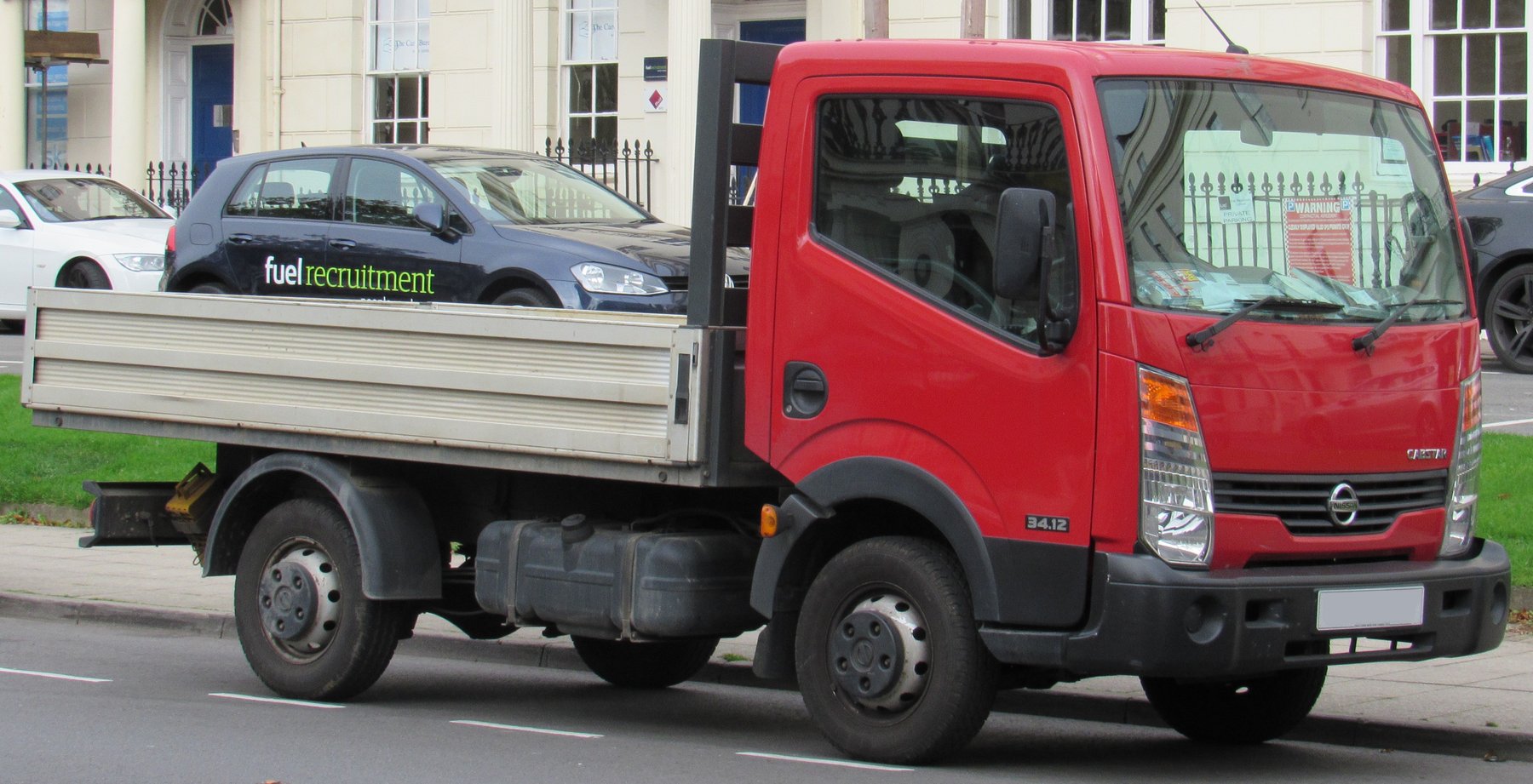 Van Nissan CABSTER
