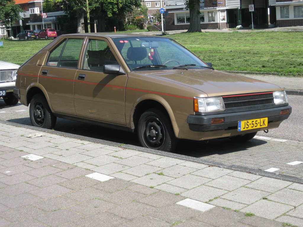 Van Datsun CHERRY 1300 BESTEL