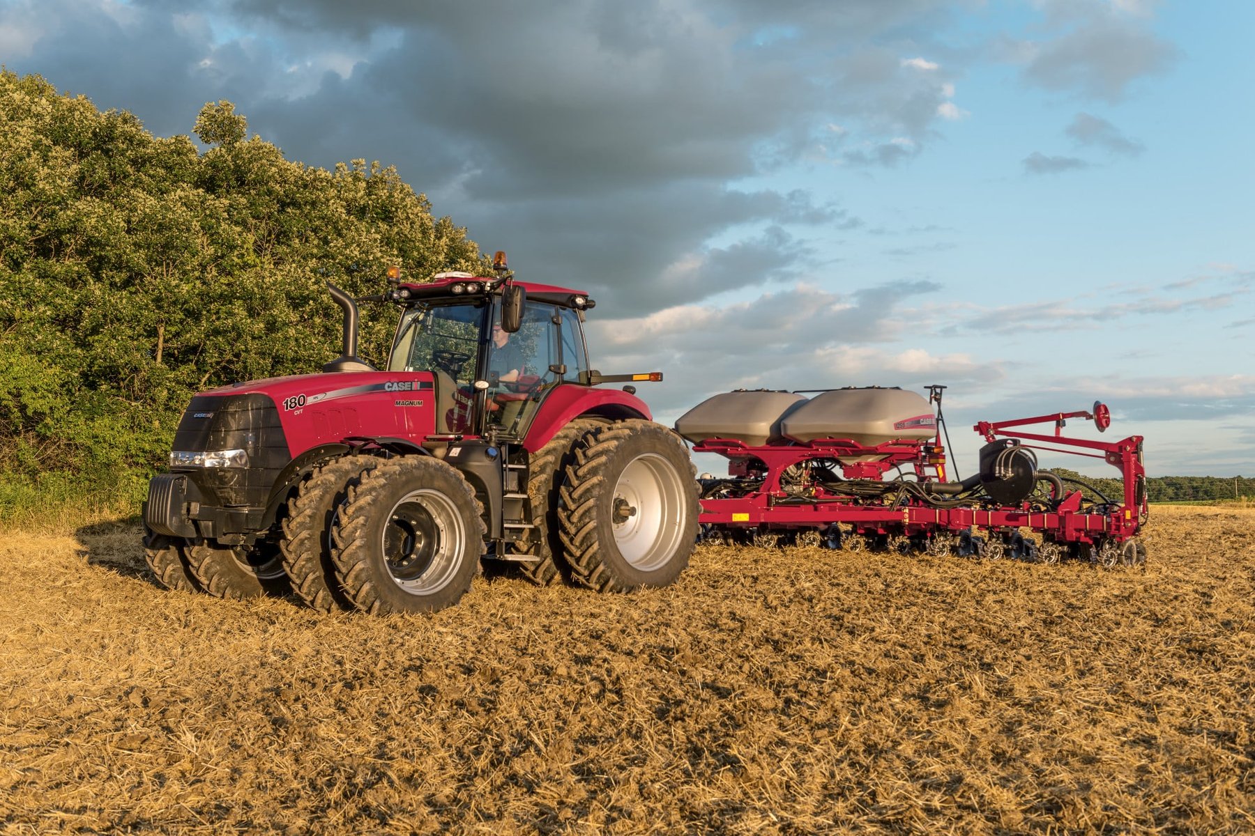Tractor Case IH MAGNUM 180 WHEEELED CVT 4WD