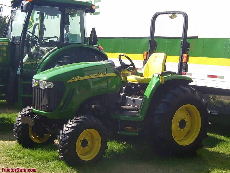 Tractor John Deere 4320 (new)