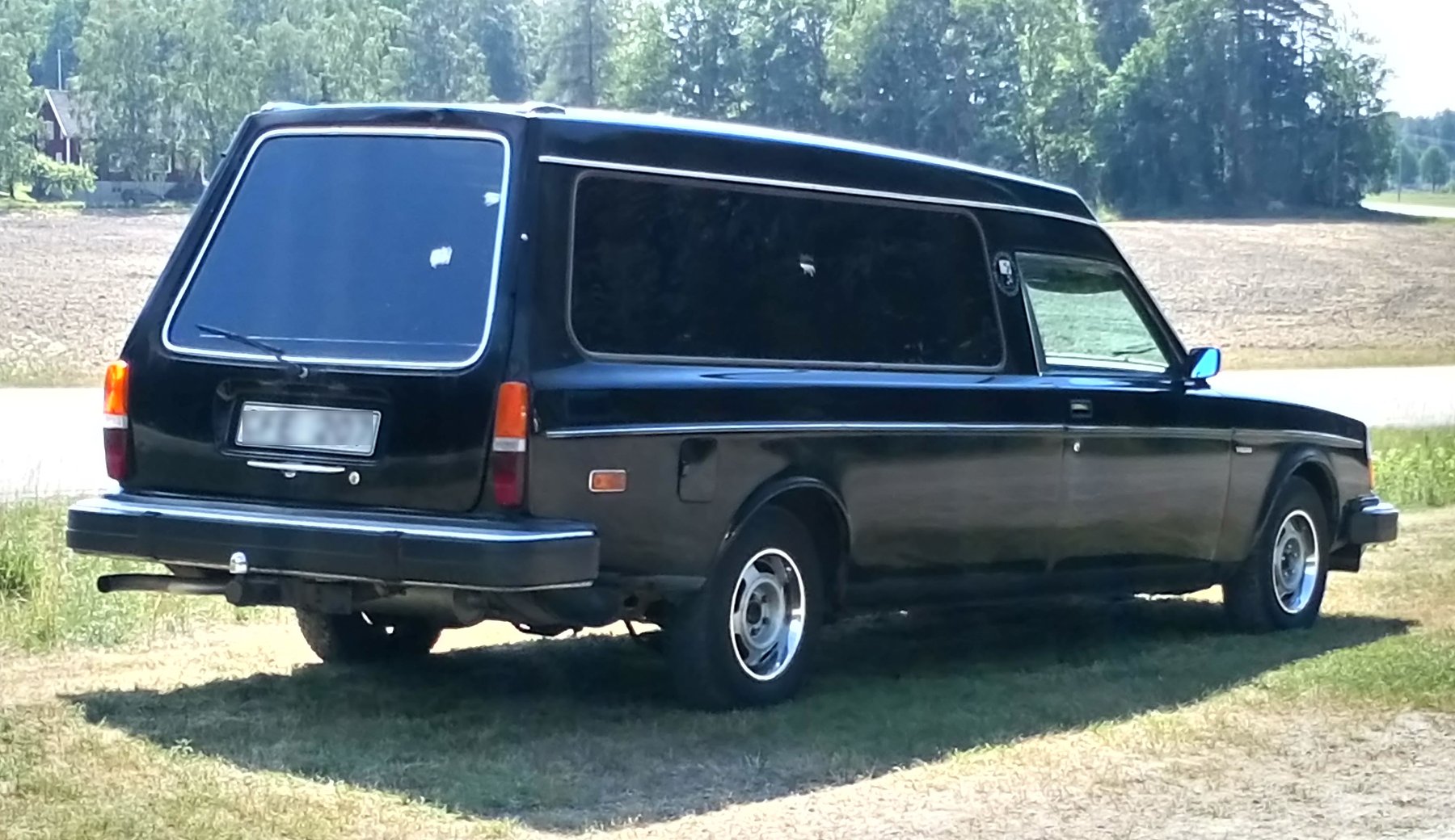 Van Volvo 245 4101111 E