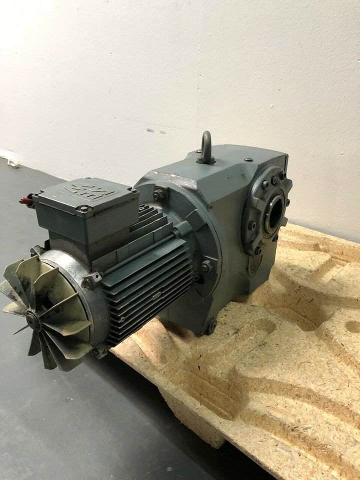 Electric motor SEW-EURODRIVE DRN90S6