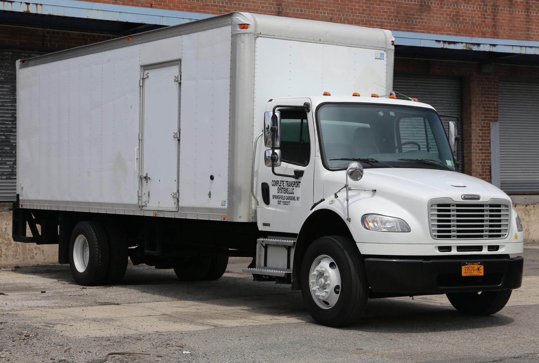 Truck Freightliner Freightliner Business Class M2