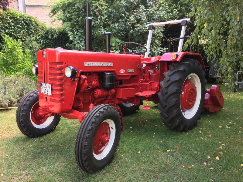 Tractor McCormick D-439