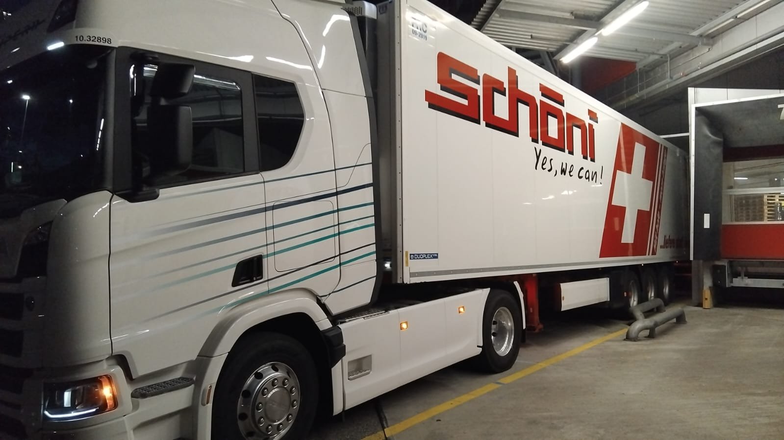 Truck Scania (11,12)L-8X4
