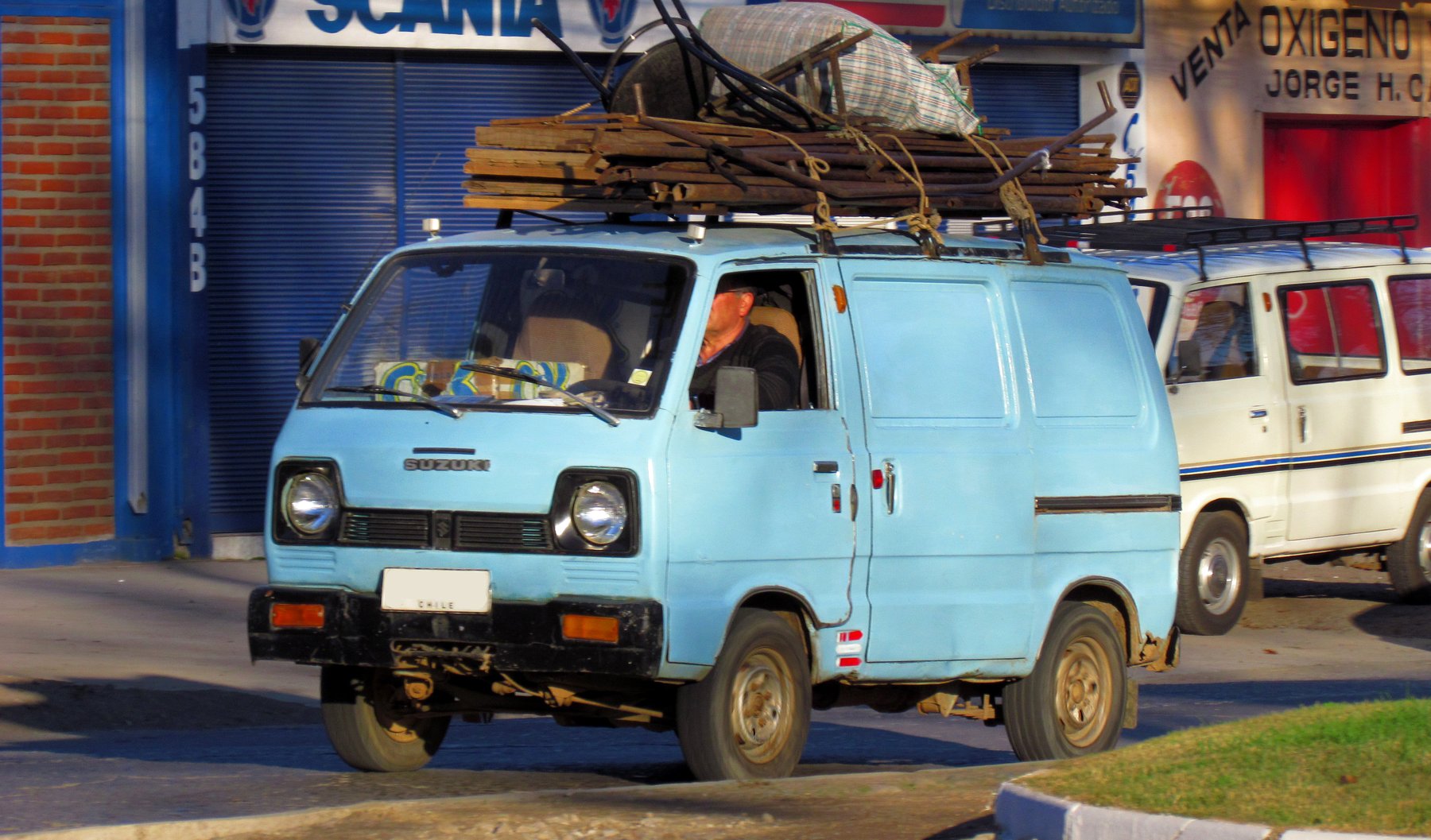 Van Suzuki ST 90 V