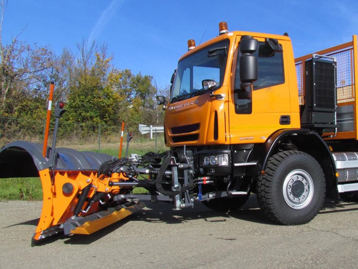 Kehr- & Winterdienst Bucher Municipal Irox series