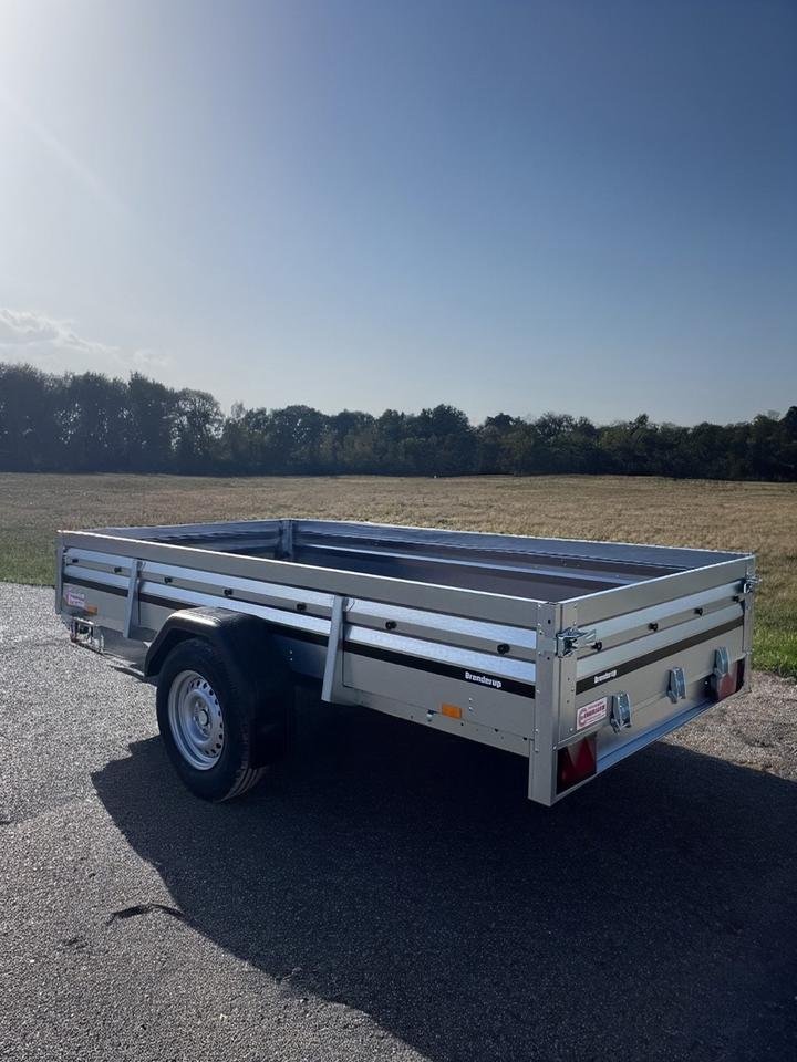 Trailer V En W 2 333 SB 1