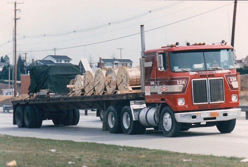 Lastwagen Triple E COMMANDER II A3403